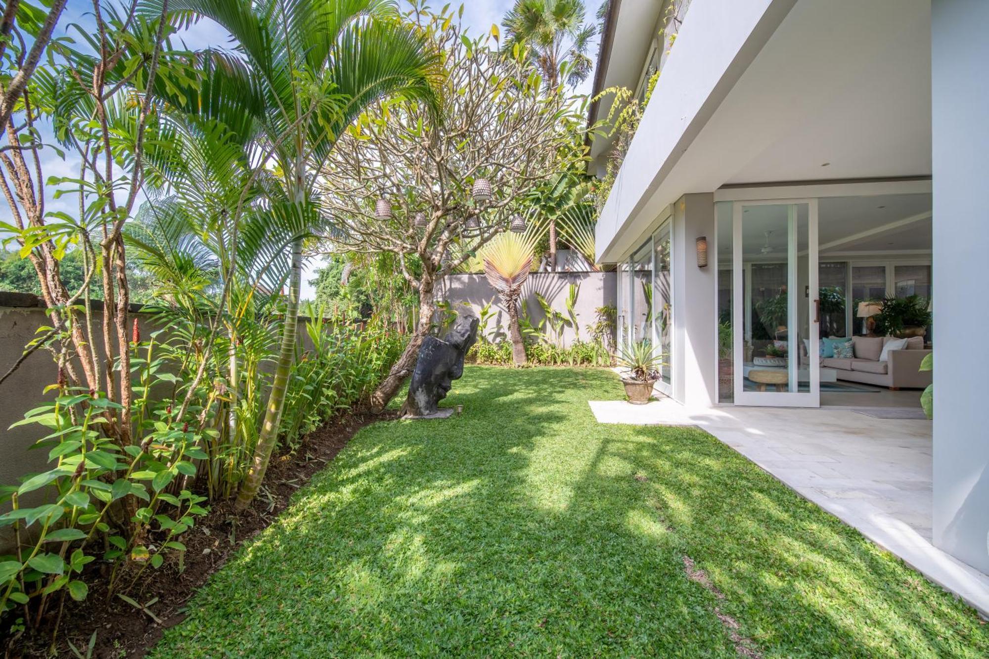 Villa Sunsara 4 - Enchanting 4Br Villa In A Great Location Canggu  Exterior photo